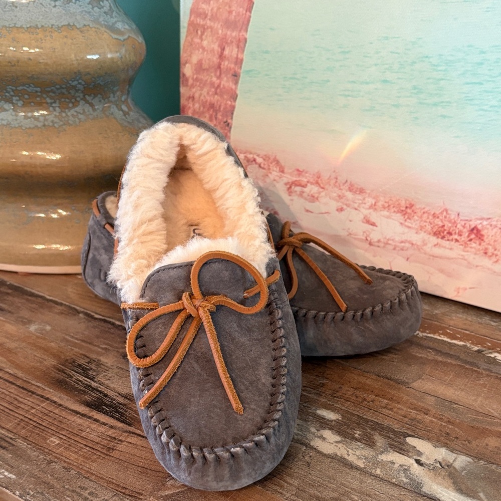 New  UGG Gray Suede Moccasin Slippers with Tan Bow and Cream Shearling
